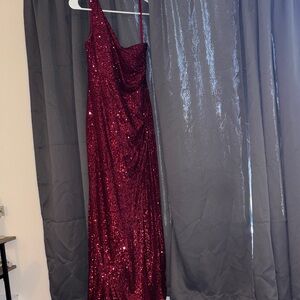 Sequined One-Shoulder Evening Dress in Burgundy